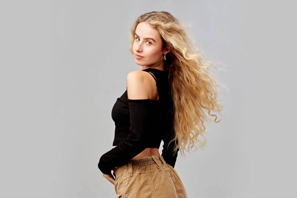 Tape Extensions | Double - Drawn 22” | 20 - Pack - By Laura Mayers